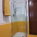Casa Gialla Quartiere Tranquillo A Vicino Al Centro E Servizi Appartement