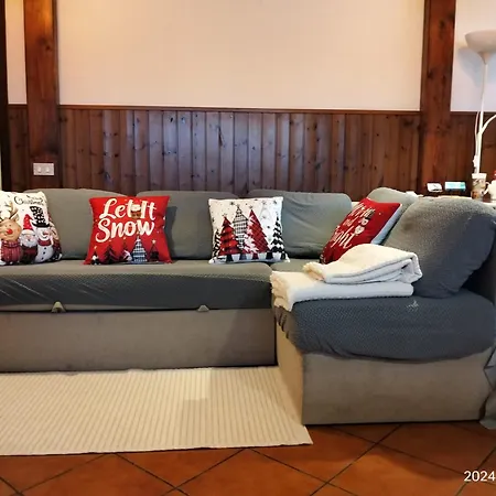 Casa Gialla Quartiere Tranquillo A Vicino Al Centro E Servizi Apartment