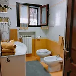 Casa Gialla Quartiere Tranquillo A Vicino Al Centro E Servizi Lägenhet