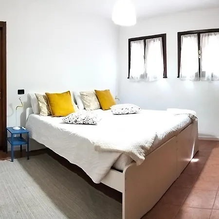 Casa Gialla Quartiere Tranquillo A Vicino Al Centro E Servizi Lägenhet Padua