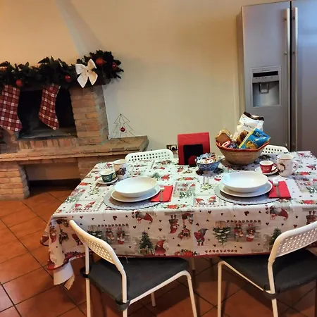 Casa Gialla Quartiere Tranquillo A Vicino Al Centro E Servizi *