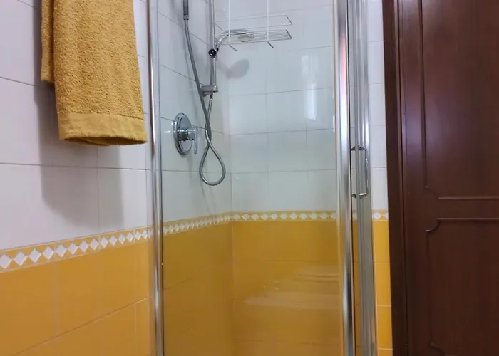 Casa Gialla Quartiere Tranquillo A Vicino Al Centro E Servizi Apartamento